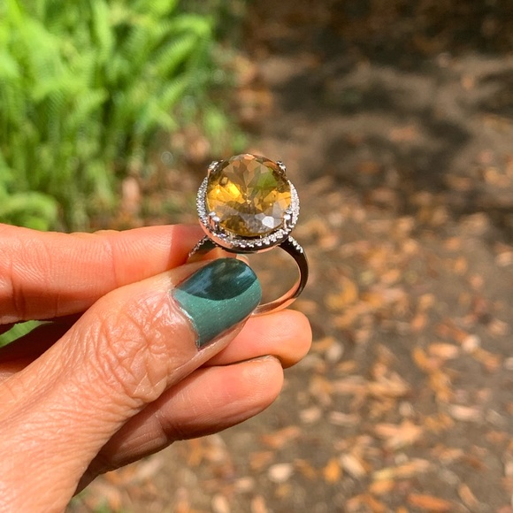 14K White Gold with 8ct Citrine and Diamonds Ring - Picture 4 of 4